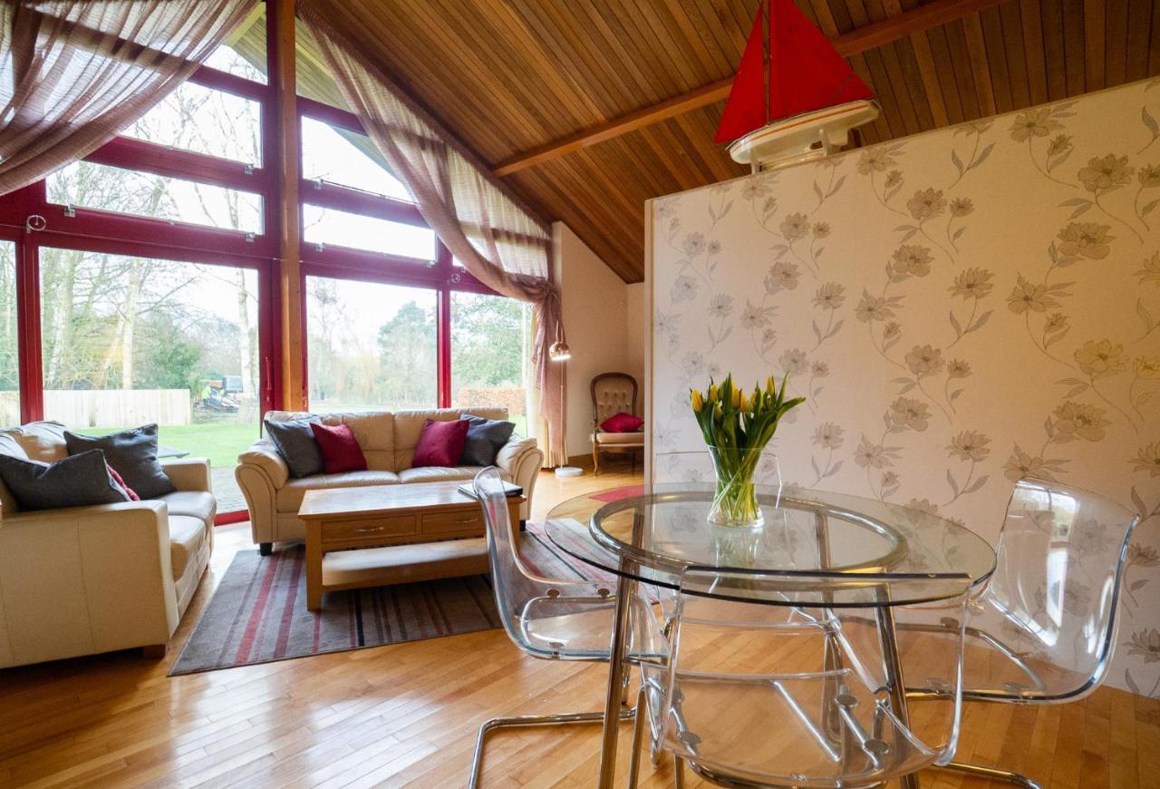 Surlingham Lodge Studio Large Family Cottage NWI Esterno foto