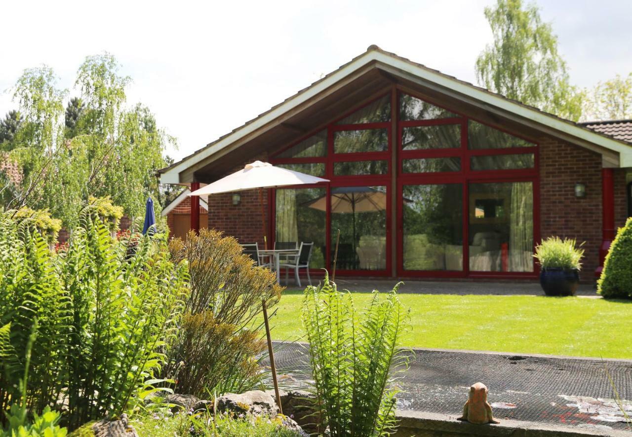 Surlingham Lodge Studio Large Family Cottage NWI Esterno foto