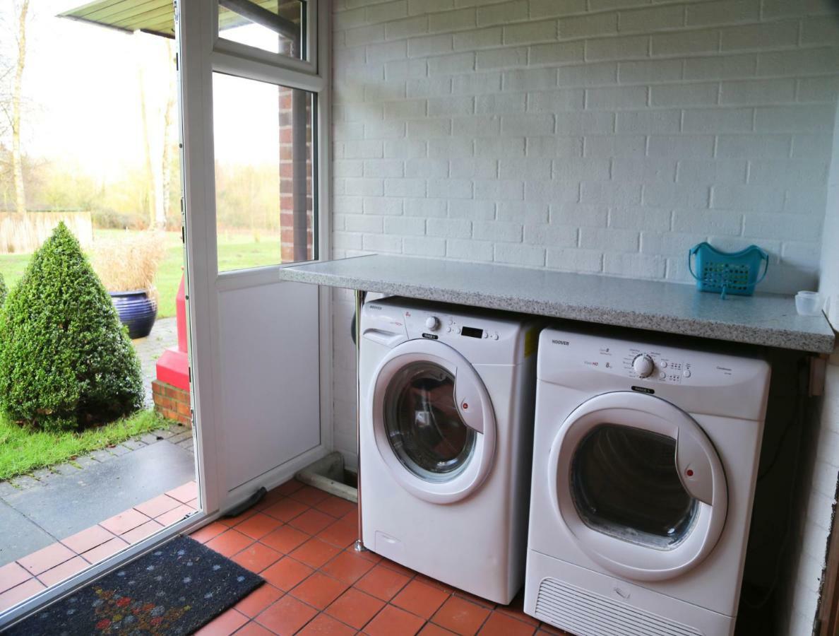 Surlingham Lodge Studio Large Family Cottage NWI Esterno foto